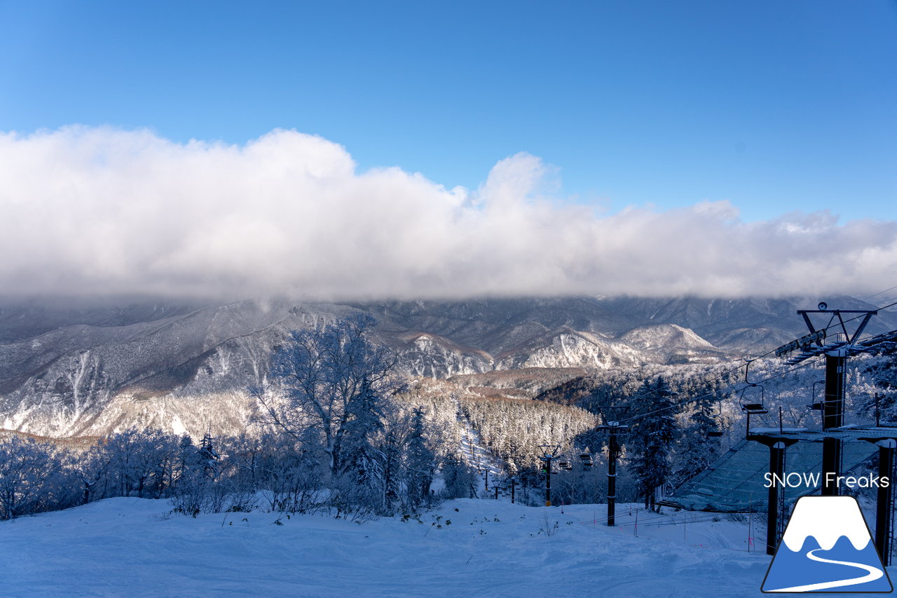 大雪山層雲峡・黒岳ロープウェイスキー場｜雪質も、景色も。やはり黒岳は別格。パウダースノーが舞う、北海道最高所にあるスキー場が営業開始！